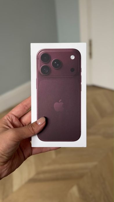 Iphone 18 pro max 1TB Burgundy