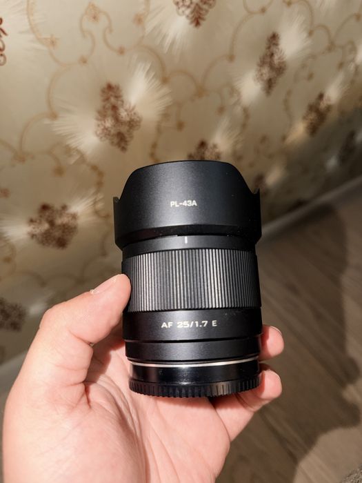 Sony ZV-E10 in GARANTIE + Obiectiv 16-50 f3.5-5.6 + Obiectiv Viltrox Air 25 f1.7