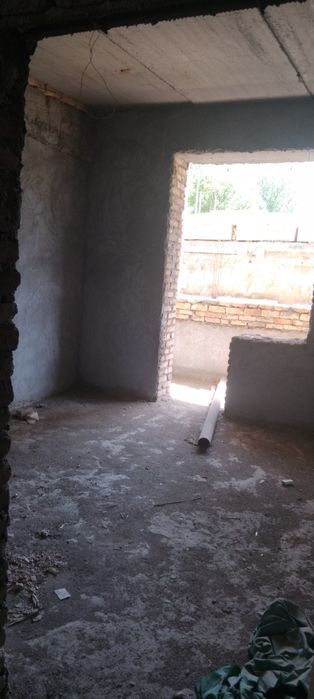 Продаю свою 2ком.1эт.64школа.Срочно