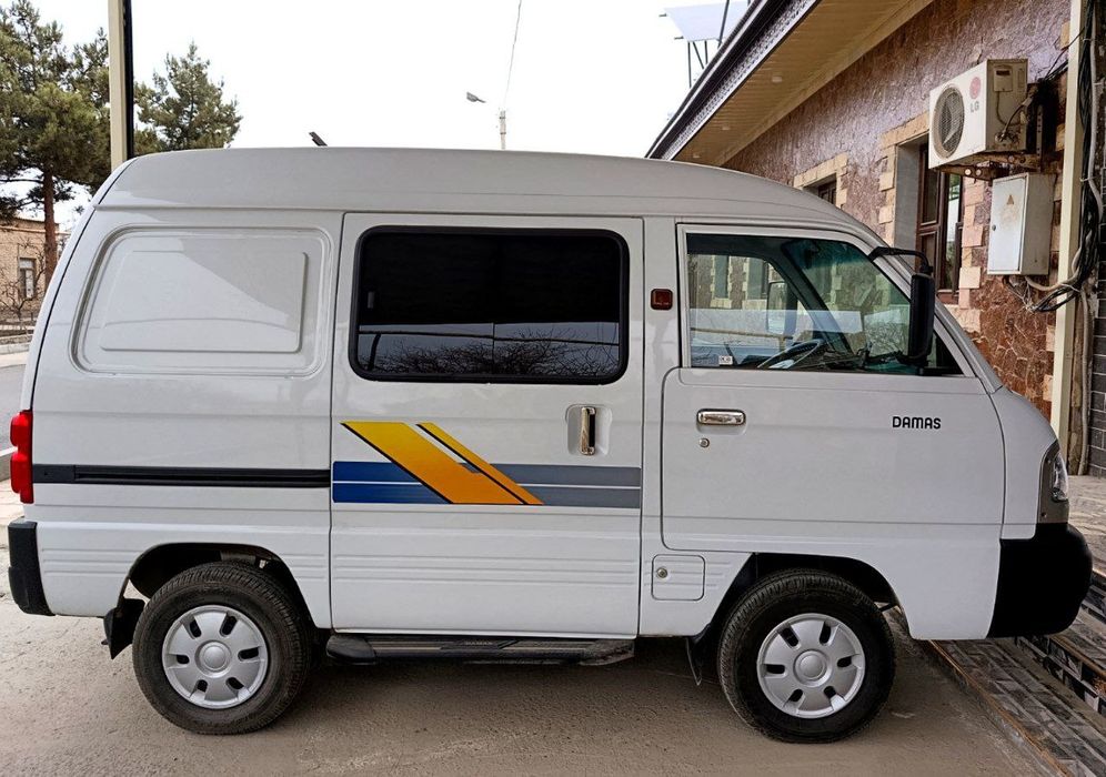 Янги дамас сотилади