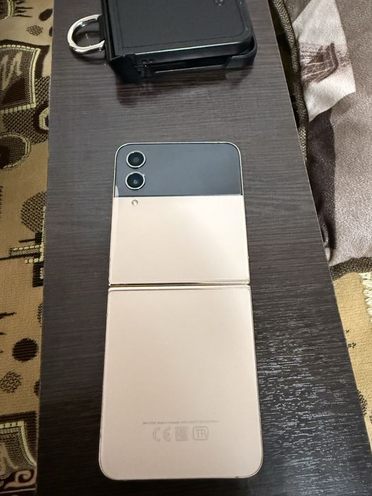 Samsung Flip 4  (Флип4)