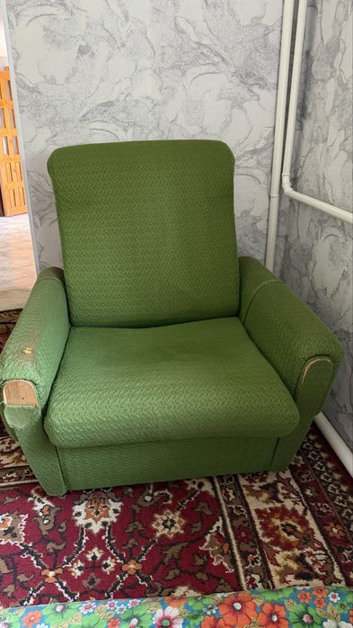 Продам 2 мягкие кресла