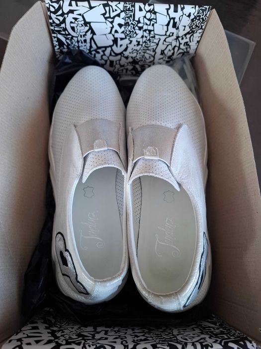 Спортни  дамски обувки