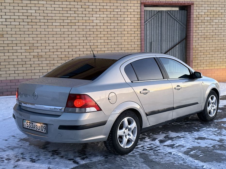 Продам Opel Astra H. 1.8
