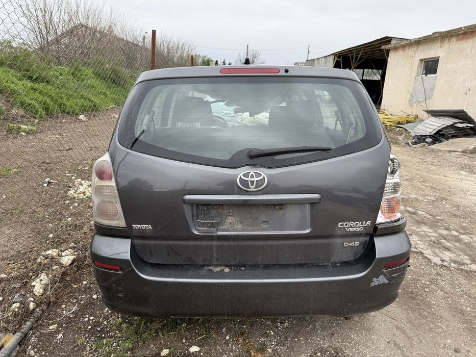 Toyota Corolla Verso 2.2 на части
