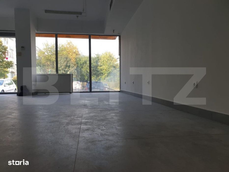 Spatiu comercial cu potential, 200 mp, zona Saturn