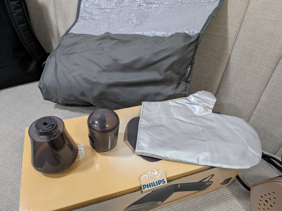 Ръчна ютия с пара Philips Серия 7000 (STH7060/80) – Пълен комплект с 2 резервоара и StyleMat