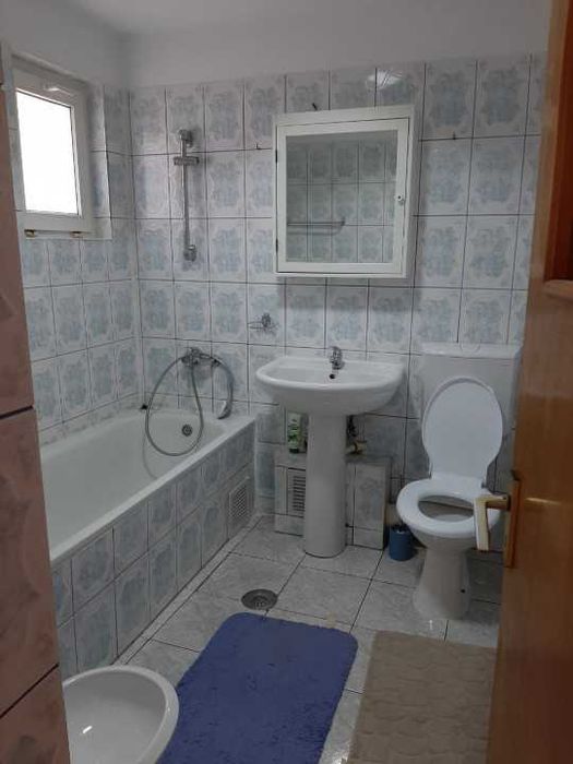 Inchiriez casa 10 camere Prelungirea Ghencea pretabil camin de batrani