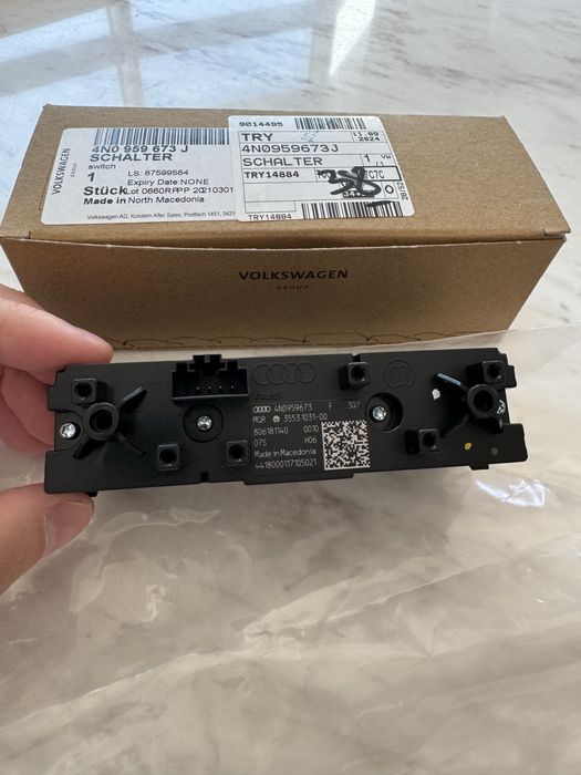 Modul butoane Park Control si Driver Assist - silver Audi A6/A7 ( C8 )