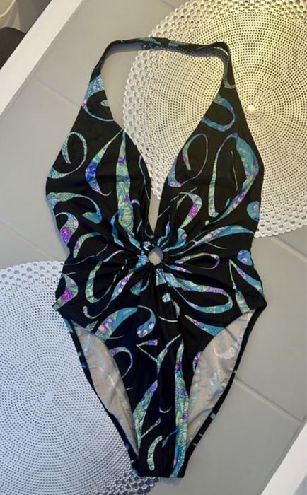 Бански, бюстиета за фитнес, халат за баня