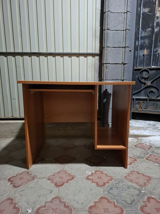 Парта для компьютера