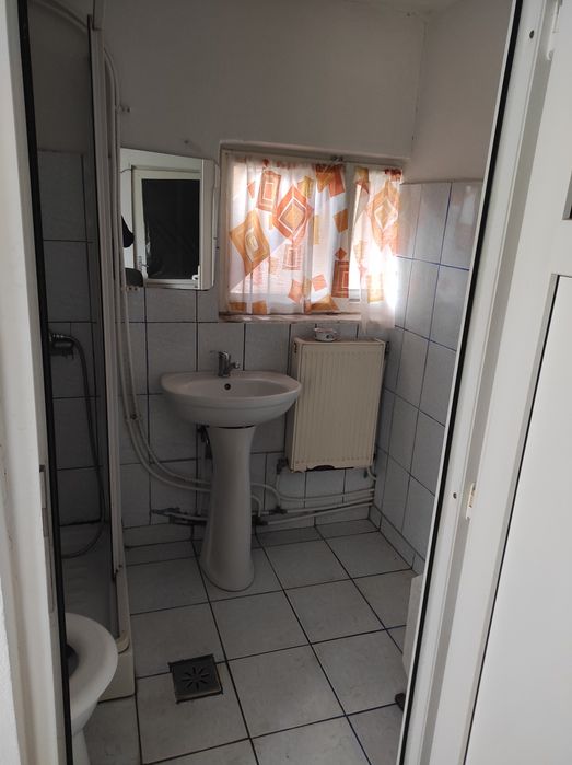 Casă de inchiriat  4-20 de locuri!