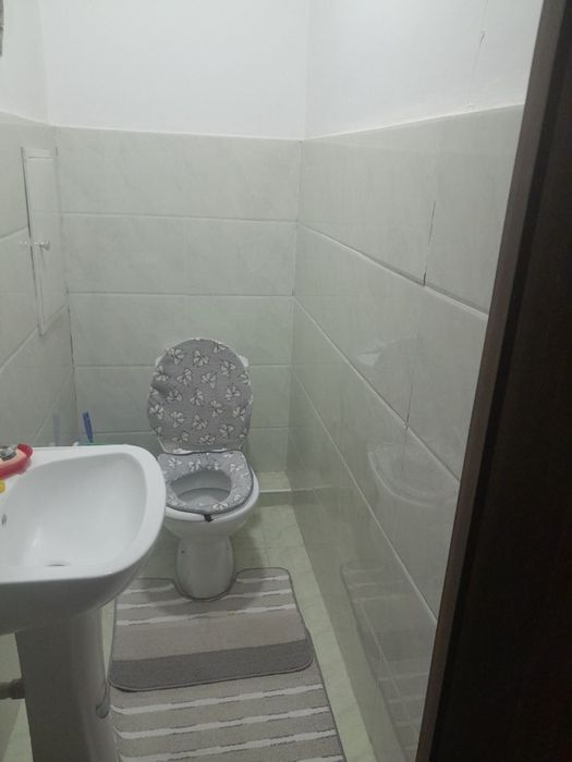 Квартира.   Сотилади. 7 қаватлик.  2 қаватида