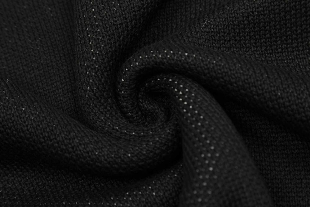 Aduc pe comanda Pulovere ESSENTIALS orice model