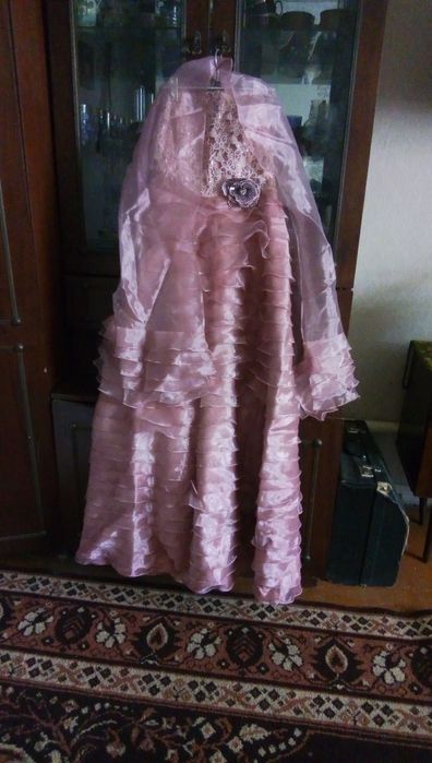 Красивое платье на узату