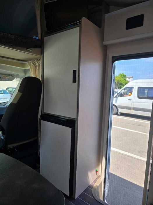 Autorulota Peugeut Xgo 2024 6 locuri