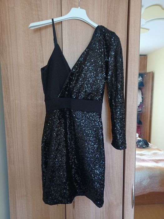 Официална Черна Рокля