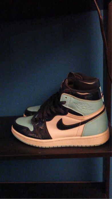 Air Jordan 1 High OG "UNC Patent Leather"