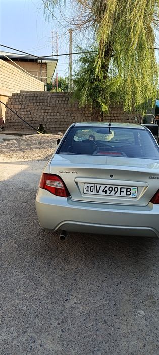 Nexia 2  sotiladi