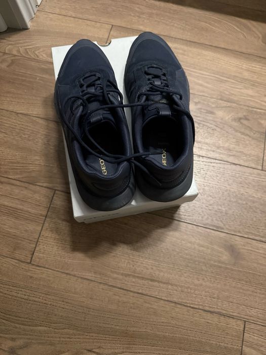 Продам кроссовки Geox