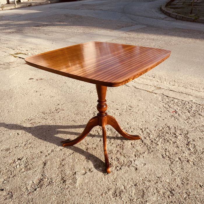 Шведска винтидж маса – mid-century, в стил Carl Malmsten