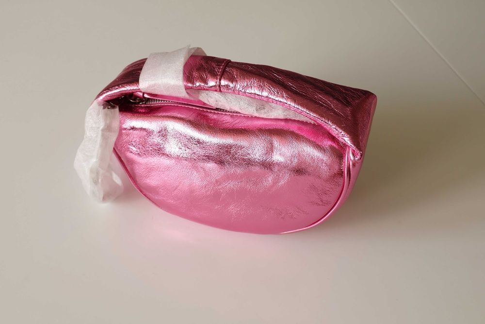 By Far Baby Cush розова чанта