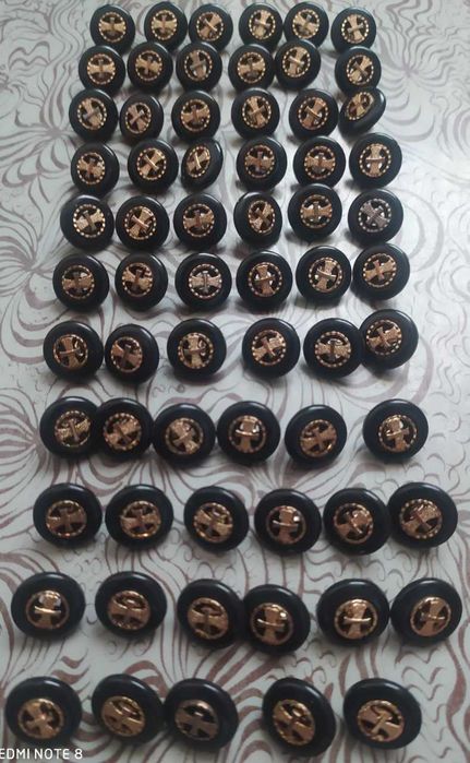 Пуговицы красивые комплект