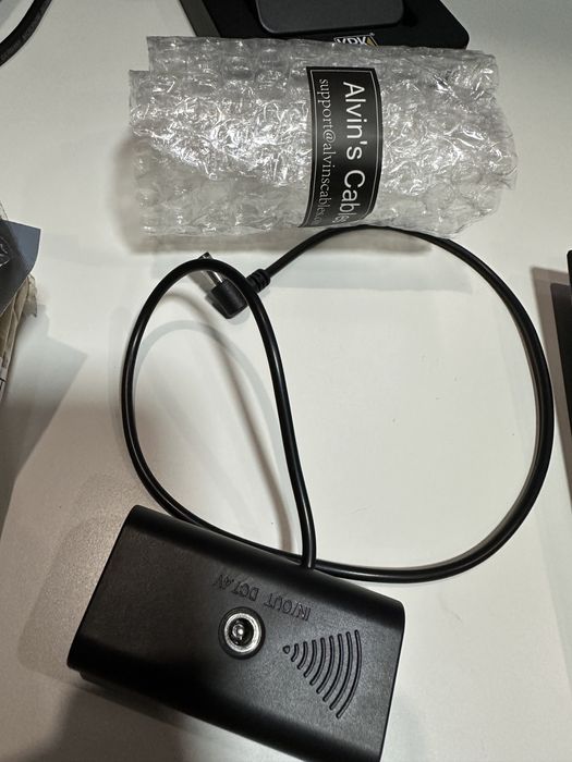 Alvin's Cables NP-F550 Dummy Battery to DC Right Angle Power Cable