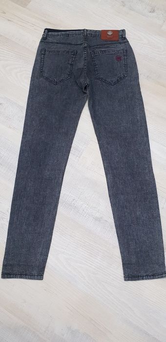 Джинсы новые мужские