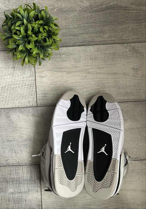 Jordan 4 military black