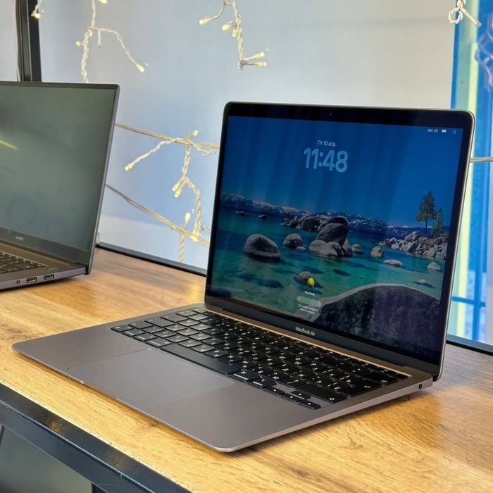 Macbook M1 / в новом состоянии