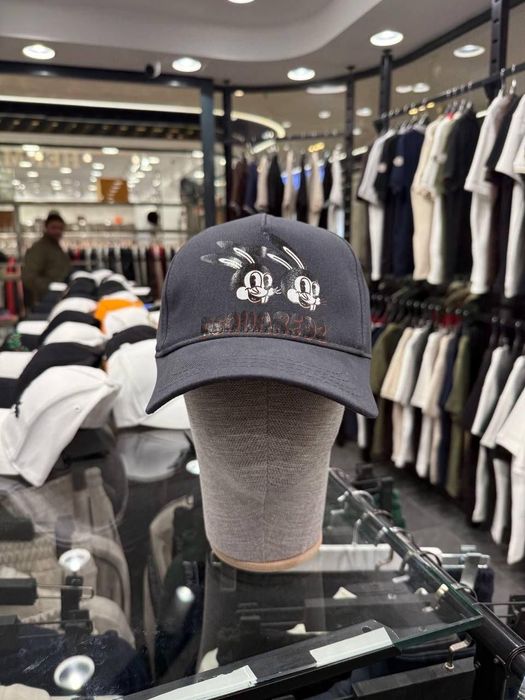 Шапки с козирка различни модели Dsquared