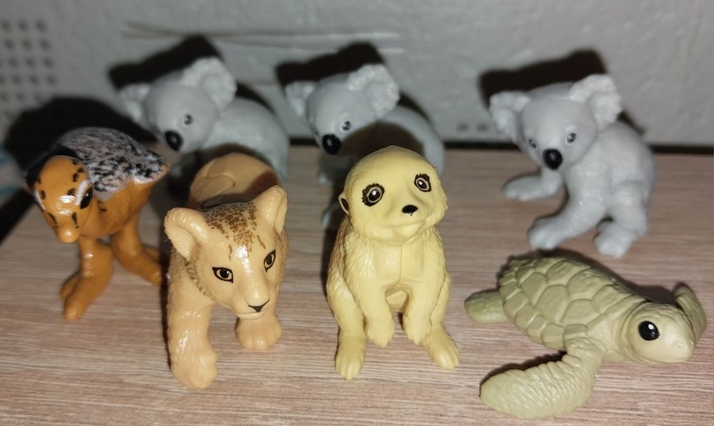 Фигурки киндер natoons животные