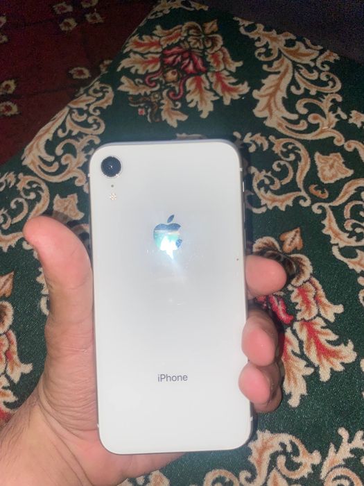 Iphone Xr sotiladi
