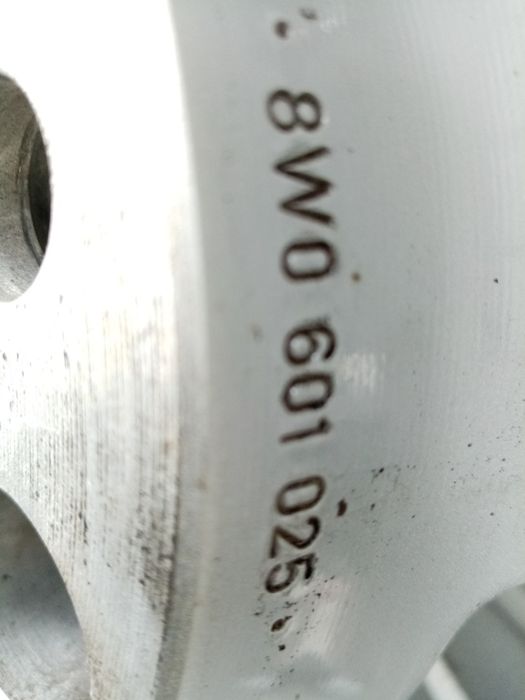 Jante originale Audi A4, 16"cu anvelope de iarnă.