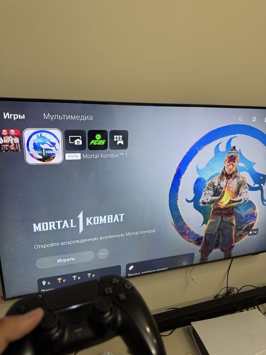 PS5 в идеальном состоянии.