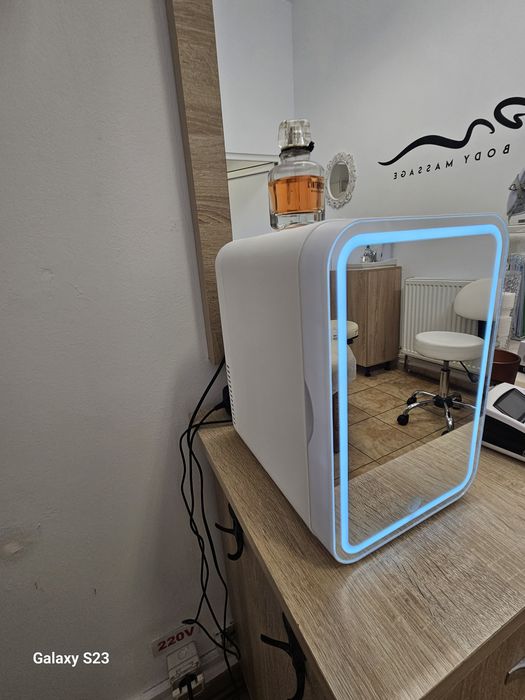 Mini frigider nou cosmetice 100 lei
