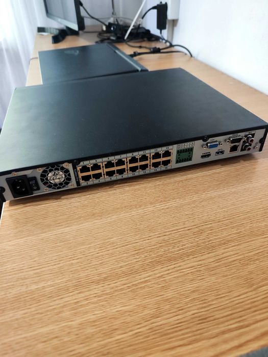 1 NVR DAHUA 4K POE 16 canale + 10 camere POE 6MP IR 40m lentila 2.8mm