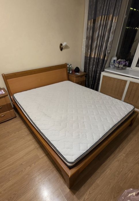 Кровать с матрасом