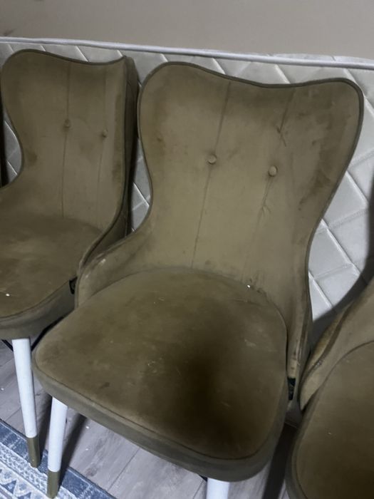 Стол стульями для кухни