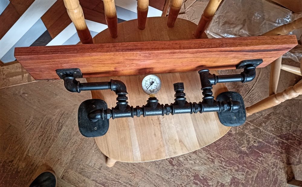 Индустриален винтидж рафт от масивно дърво