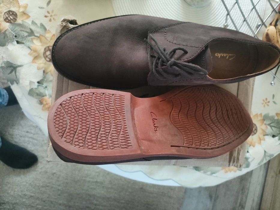 Pantofi Clarks piele nabuc maro închis 44 că noi