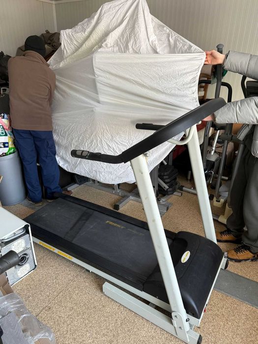 Banda de alergat, bicicleta si doua steppere