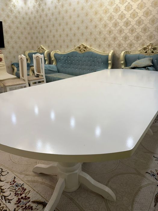 Стол для гостиной