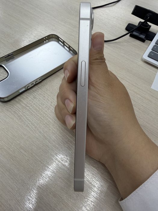 Продам Айфон 13 128гб