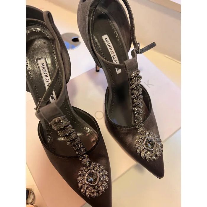 Manolo Blahnik pantofi