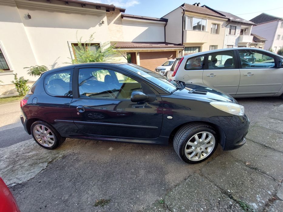 Peugeot 206+ 1.1 benzina cu AC