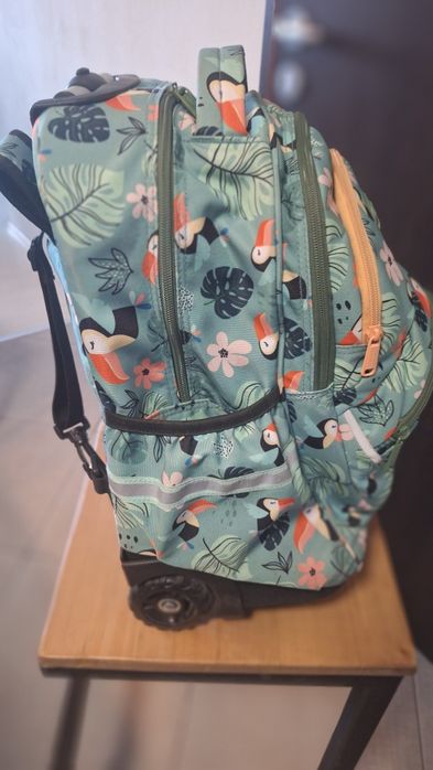 Ученическа Раница с колелца