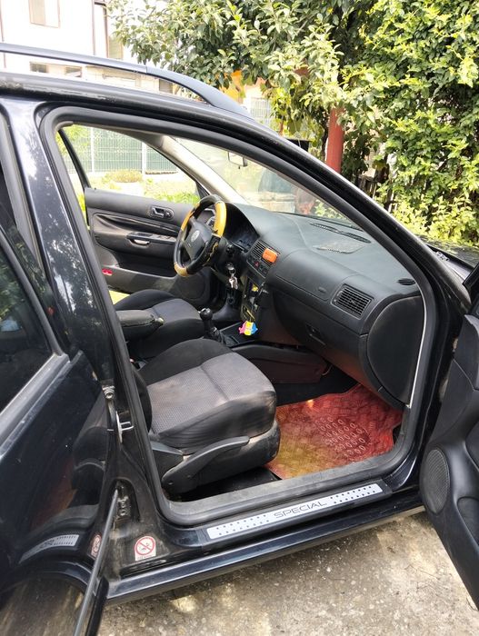 Vând Golf IV 1.6 16v