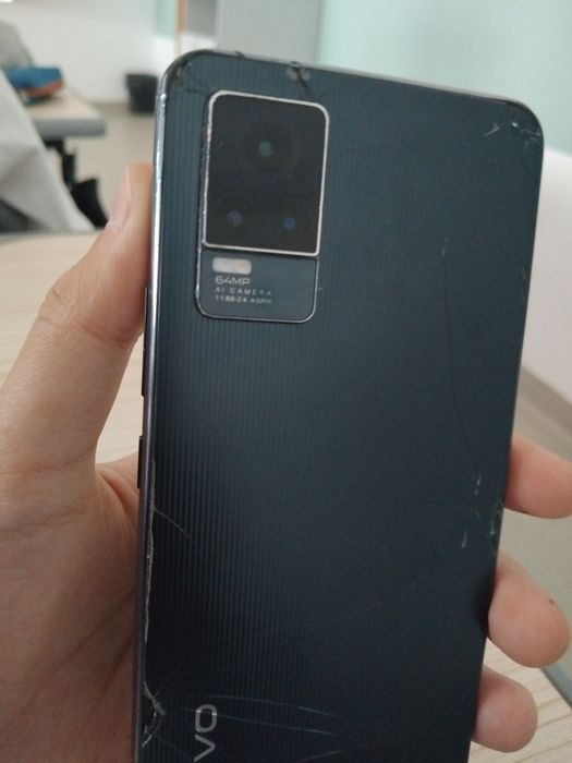Vivo v21e        .
